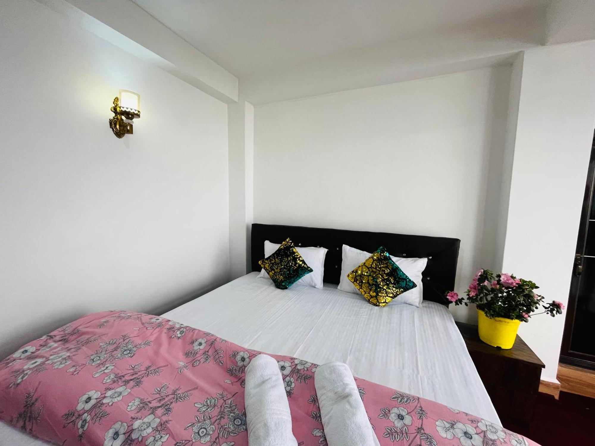 Shalom Inn Home Stay Дарджилинг Екстериор снимка