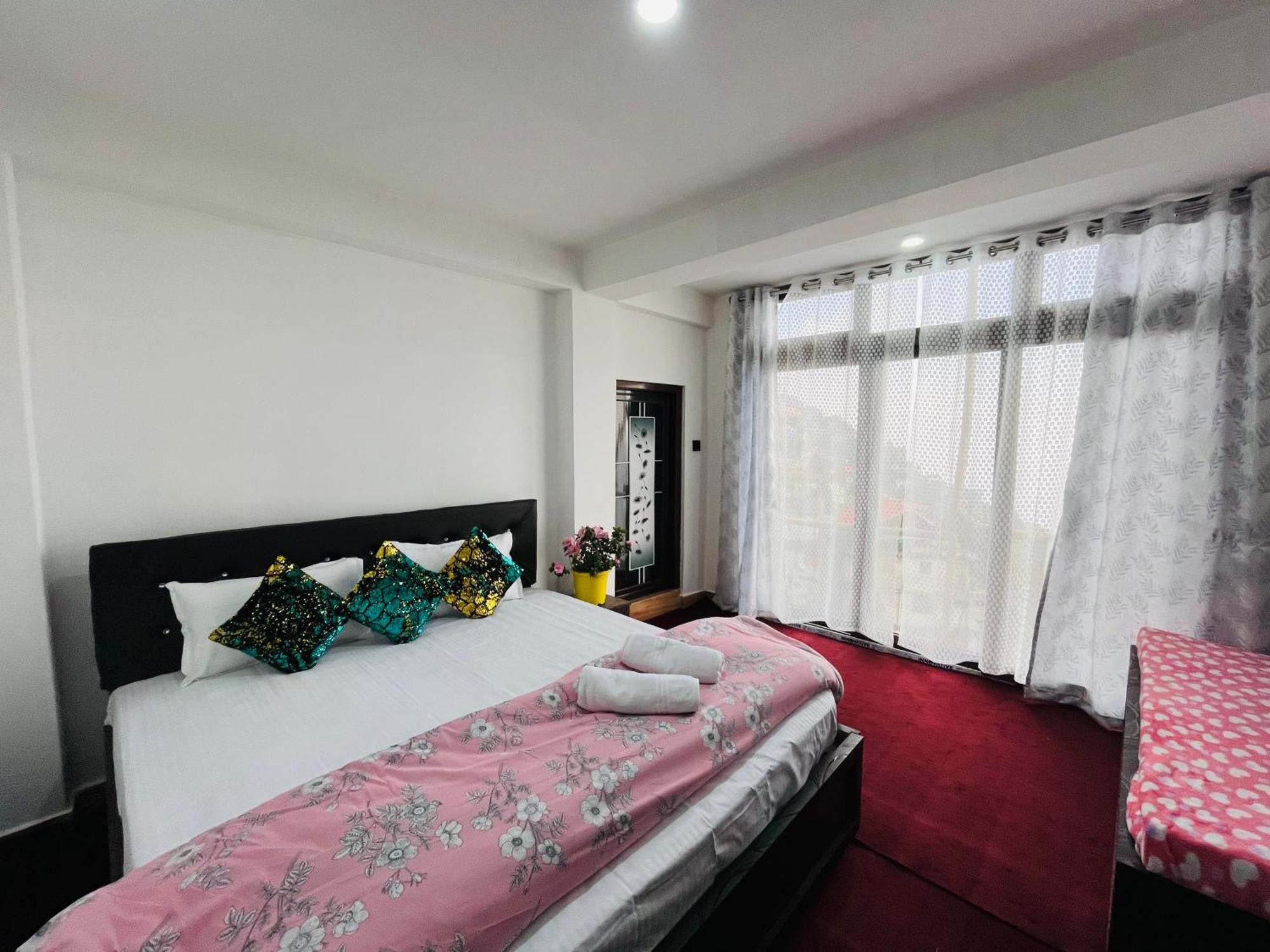 Shalom Inn Home Stay Дарджилинг Екстериор снимка
