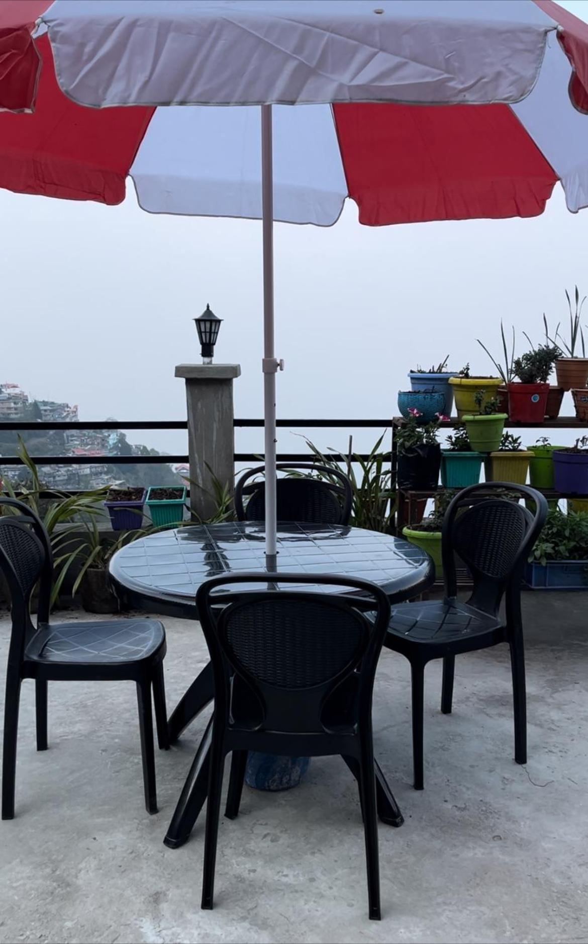 Shalom Inn Home Stay Дарджилинг Екстериор снимка