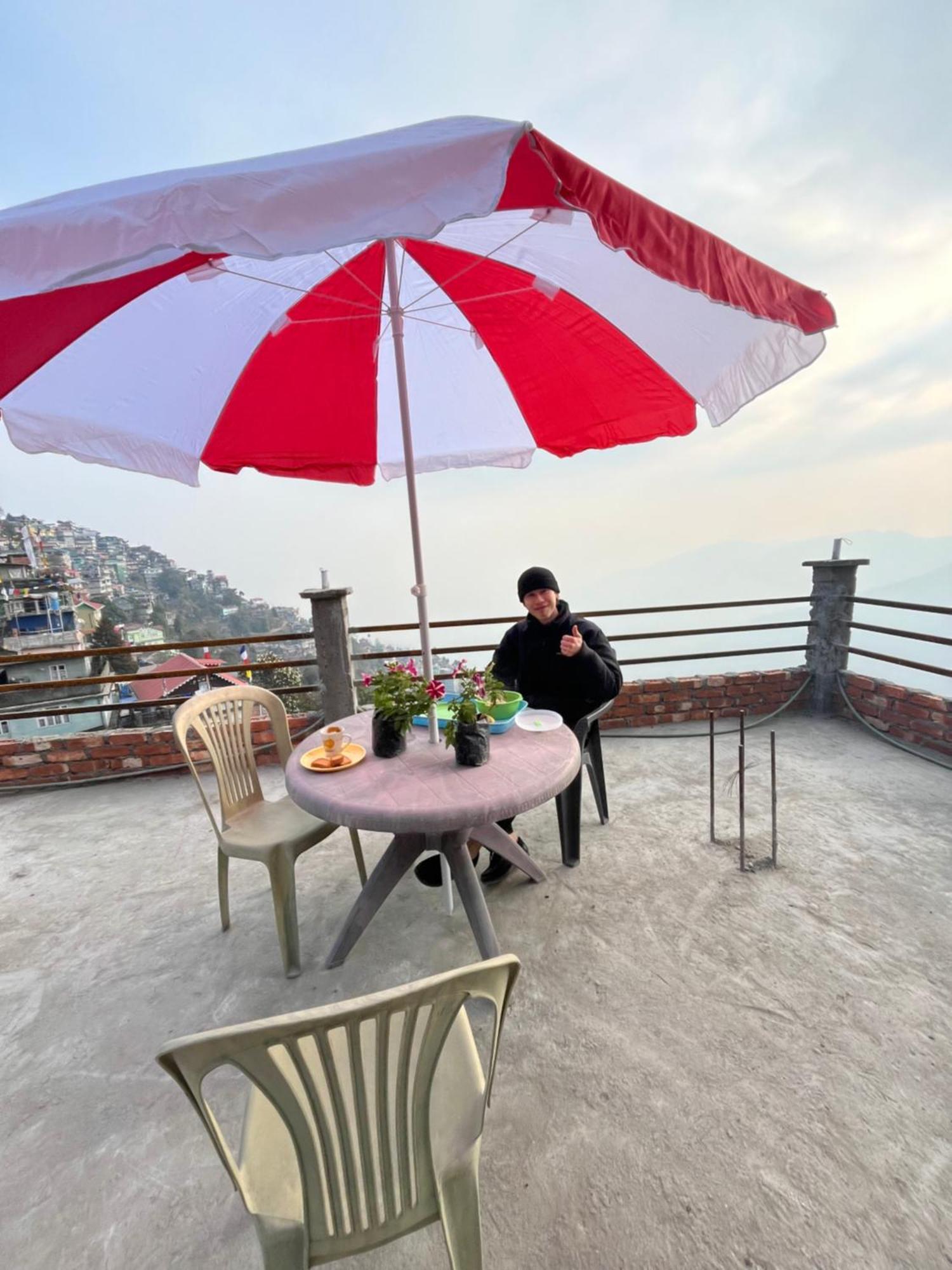 Shalom Inn Home Stay Дарджилинг Екстериор снимка